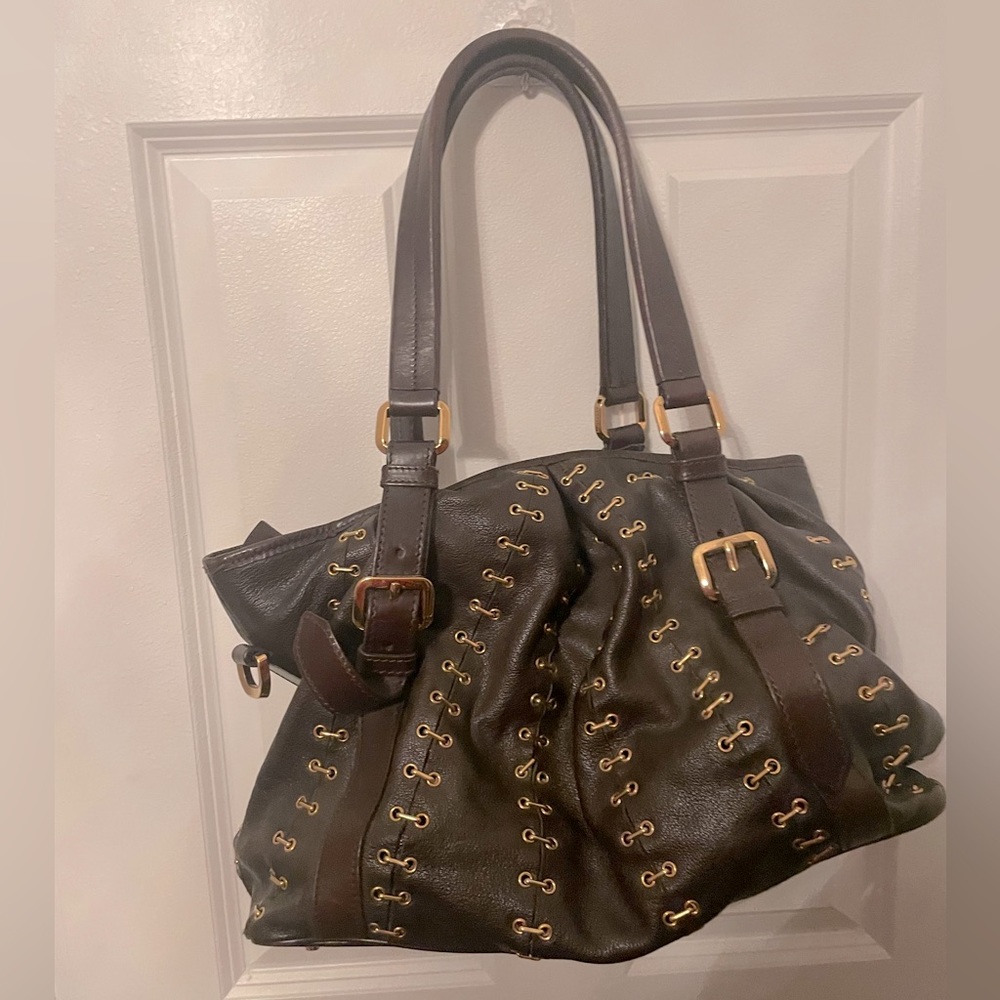Burberry purse. High quality leather. Amazing condition. Heavy